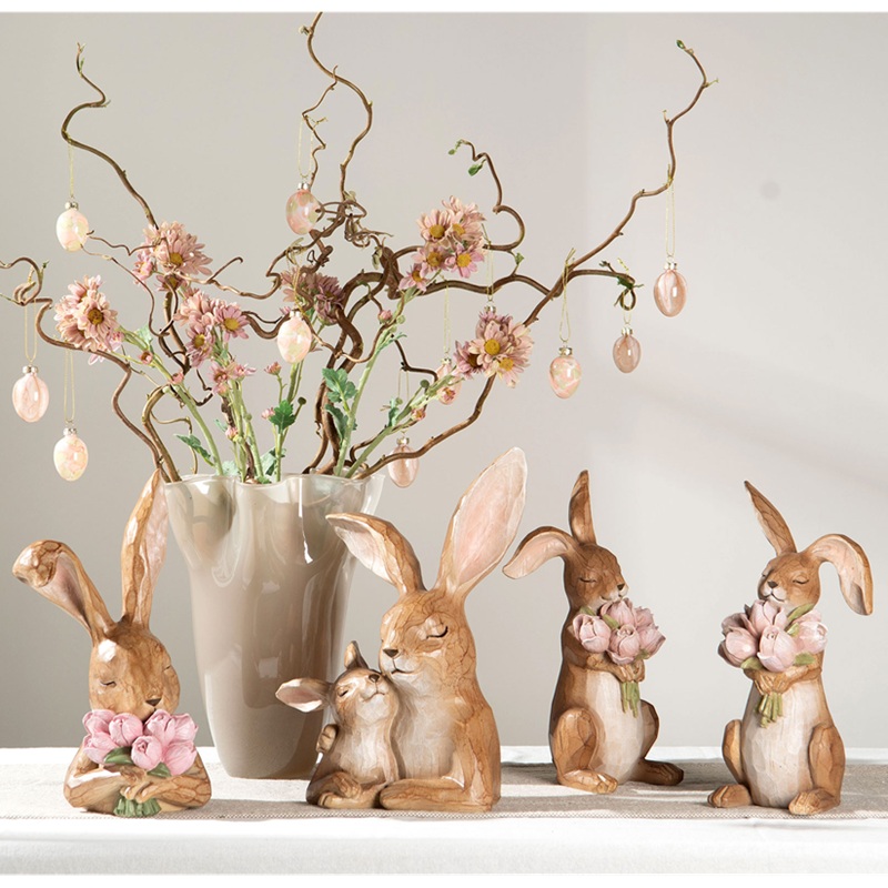 Hare Tilly med blommor