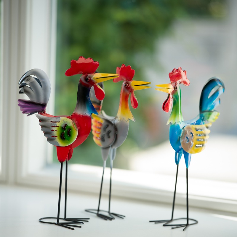 Mindre tupp i hamrad plåt grå