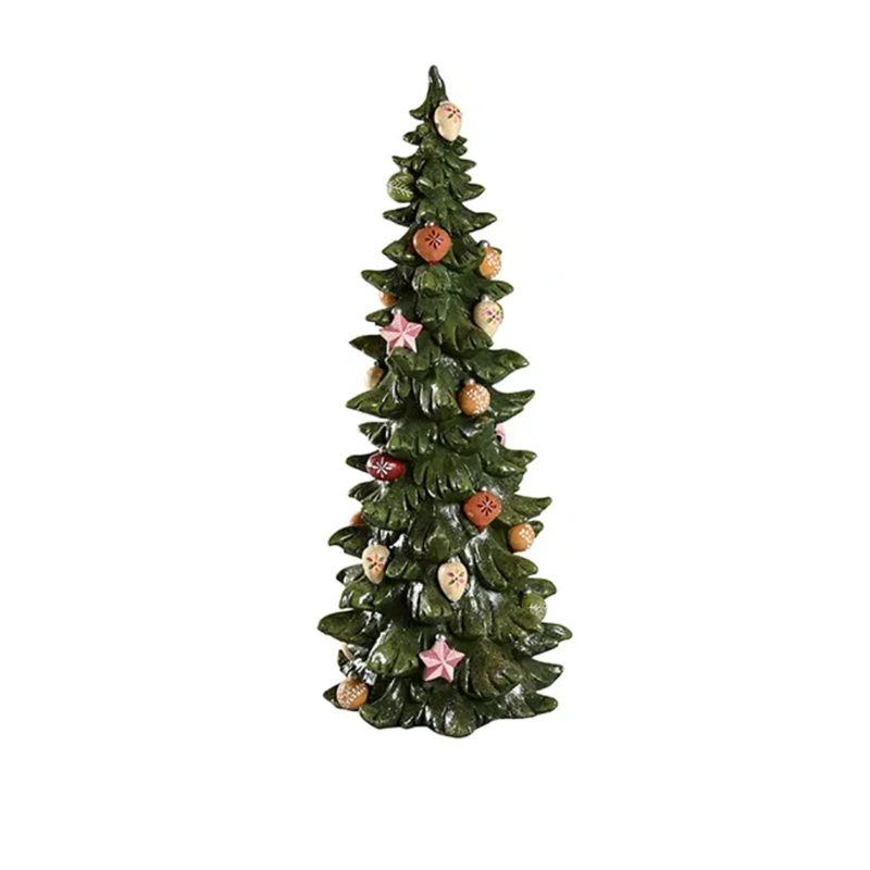 Vackert utsmyckad julgran