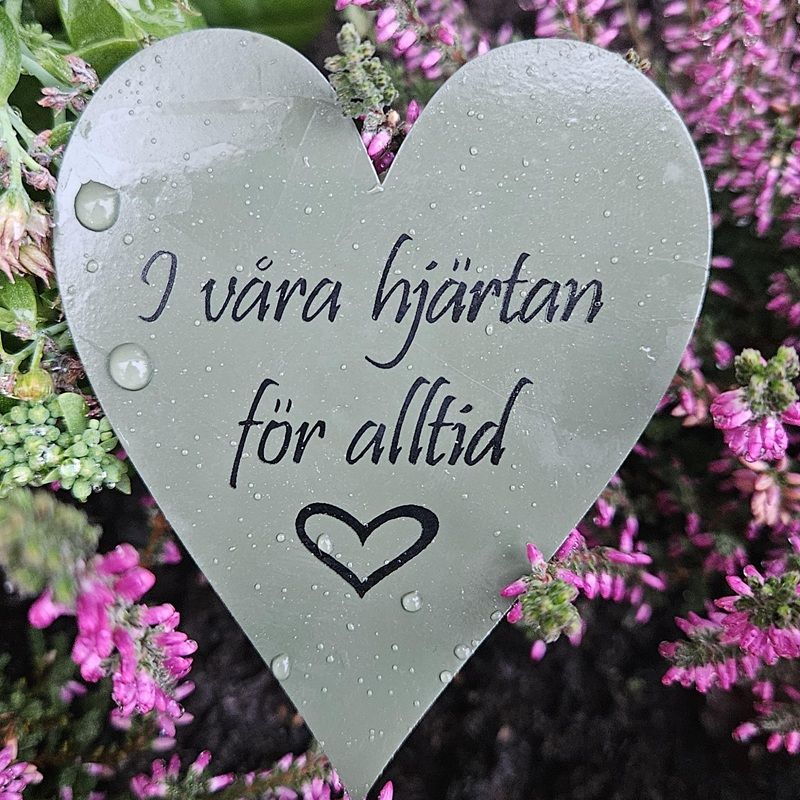 Gravsmyckning I våra hjärtan för alltid