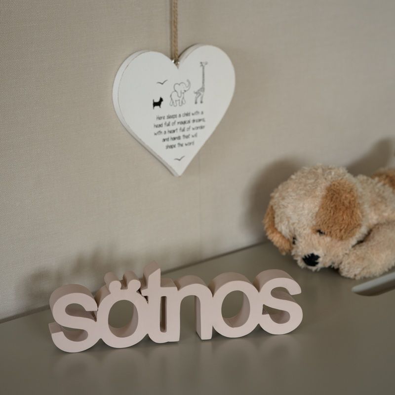 Stående ord i trä Sötnos