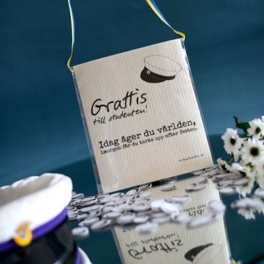 <span class="jp_product_title">Disktrasa Student med blågult band</span>